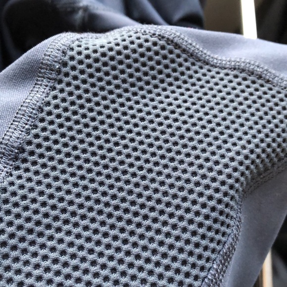 90 Degree Dark Leggings - Picture 8 of 9